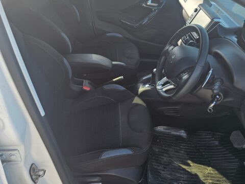 Peugeot white2