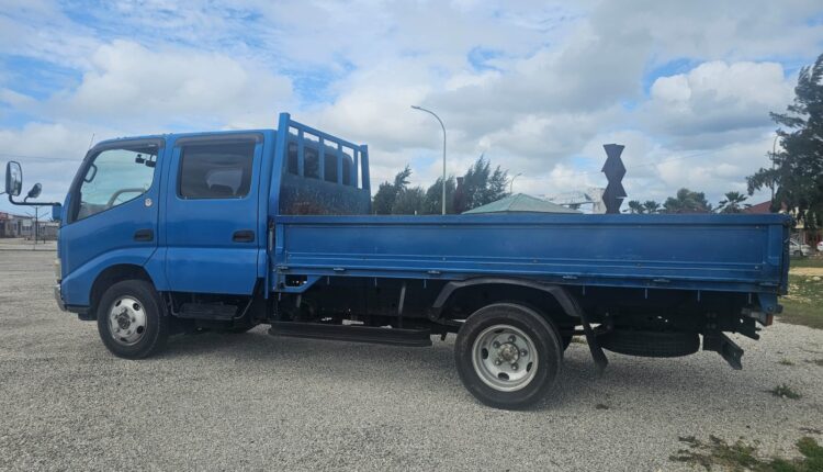 Toyota dyna 4wd 5