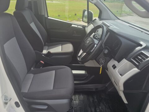 Toyota shuttle hiace 2019 2