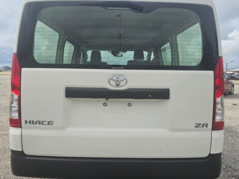 Toyota shuttle hiace 2019 3