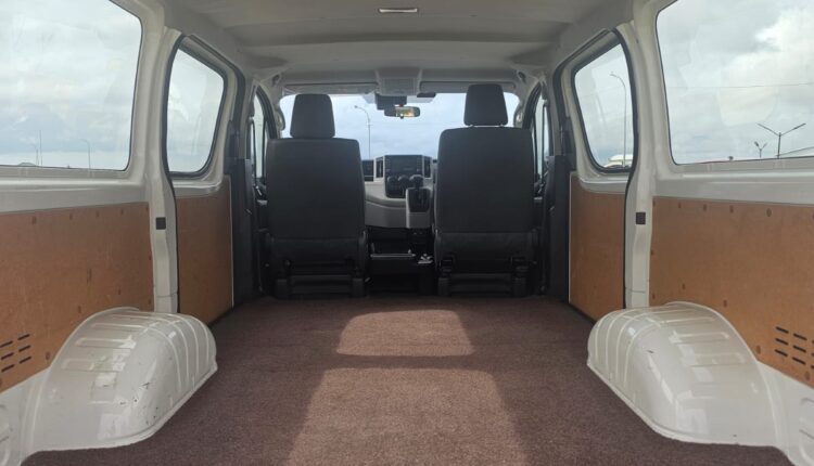 Toyota shuttle hiace 2019 4