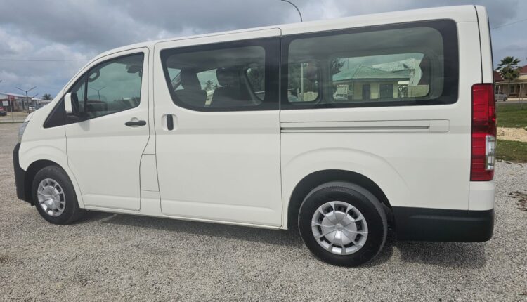 Toyota shuttle hiace 2019 5