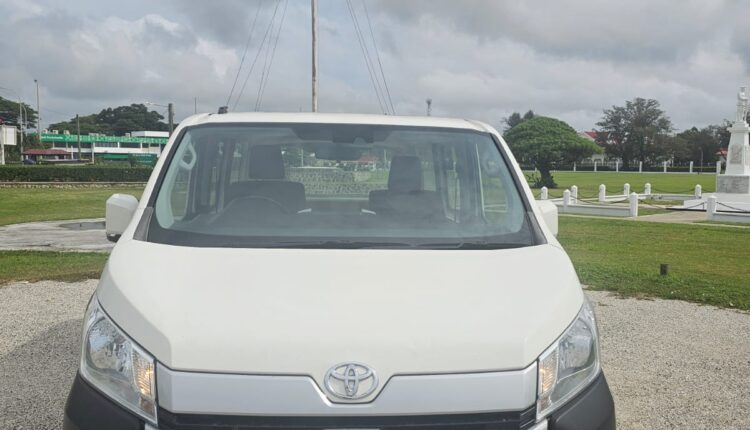 Toyota shuttle hiace 2019