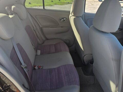 Nissan march3