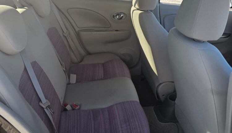 Nissan march3