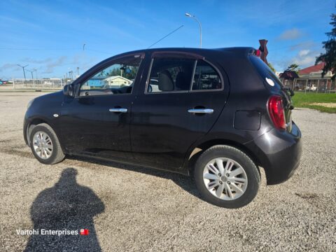 Nissan march5